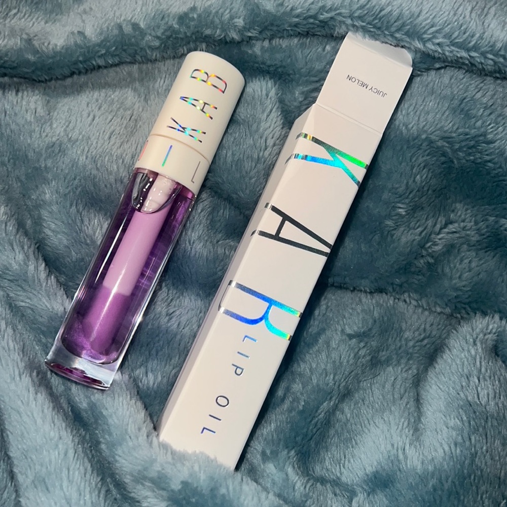 KAB lip oil in juicy melon